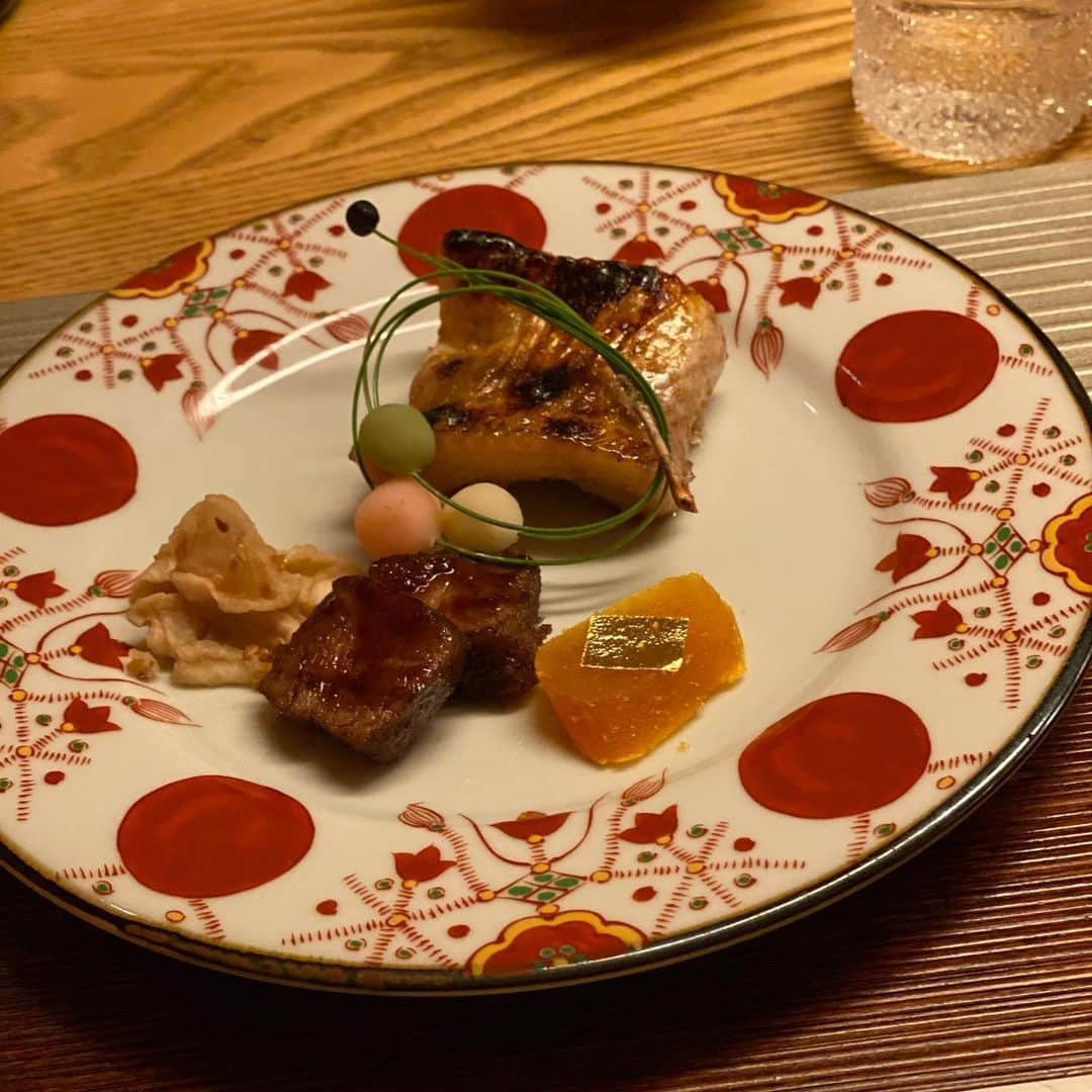 渋谷恭子さんのインスタグラム写真 - (渋谷恭子Instagram)「今夜は和食🥢  好きなものがいっぱいで嬉しい🥰💕  #和田倉 #日本料理 #和食 #パレスホテル東京 #パレスホテル #ママ #ママライフ #アラフィフ #大手町 #丸の内 #tokyo #palacehoteltokyo」1月1日 19時51分 - kyoko.86