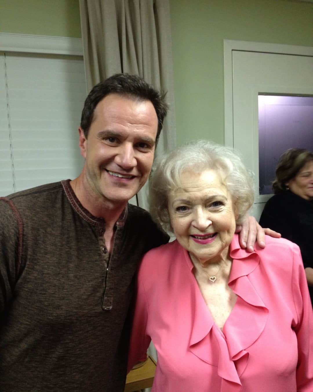 ティム・ディケイのインスタグラム：「Rest In Peace, Betty White. It was a joy and a privilege to have worked with you.  You’re an inspiration to all of us.」