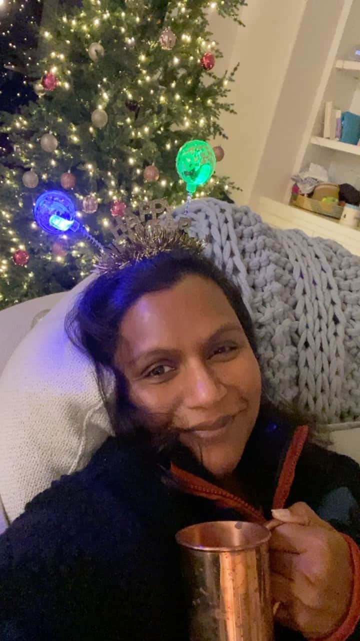 ミンディ・カリングのインスタグラム：「Happy New Years to fellow party animals ONLY」