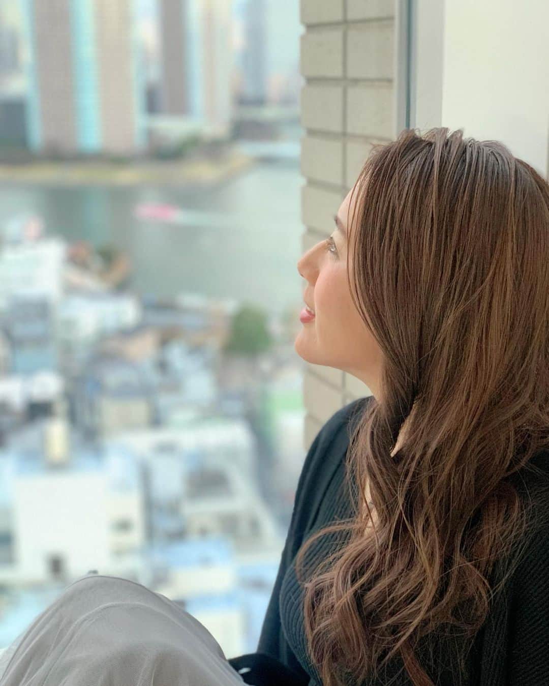守永真彩のインスタグラム：「. . 新年明けましておめでとうございます🎉 2022年スタートしましたね❗️  今年はどんな一年になるのかな☺️ 楽しみですね🕊✨  今年も素晴らしい一年になりますように。 そして皆さまが心穏やかに、幸せな日々を過ごせますように。  本年もよろしくお願い致します❗️  #謹賀新年　 #2022年　 #🐯」