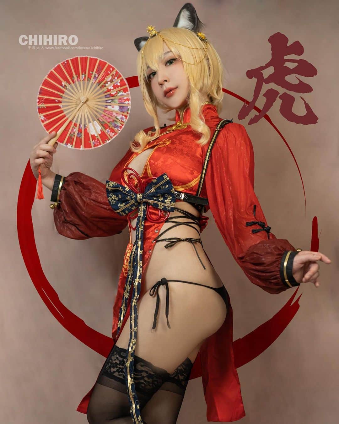 千尋のインスタグラム：「2022虎年新年快樂❤️❤️❤️Happy new year~! 「PF新刊預約開始！2022桌曆福袋x拍立得開賣！」～CHIHIRO 2022 Blind Bag【2022 Desk calendar】on sale! 預購Per-Order✨to story 見限動 https://joy.link/chihiro-changshop  千尋的新年福袋開賣啦❤️這次裡面會包含 2022年桌曆、虎年造型簽名板、隨機寫真書1-2本、隨機周邊1-2份、機率獲得抱枕套跟掛軸  這次只要有在/備註/留下你的生日 都會獲得千尋的生日祝福喔！（會寫在你的桌曆上）  另外這次的造型有限量60張的拍立得  喜歡的話請務必收藏❤️  Chihiro Blind Bag&2022 Desk calendar on sale! ~1/6!  Blind bag have 5 pcs in a bag❤️  Special blessing  Please fill in your birthdate in “add notes”. Chihiro will write birthday blessing on desk calendar for you!  2022 new year card If you pre-order blind bag during 01/01-01/06, you will receive a new year card and extra qipao digital photos」