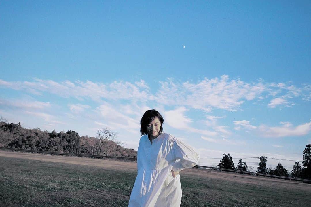 武田玲奈さんのインスタグラム写真 - (武田玲奈Instagram)「あけましておめでとうございます🌅  ゆっくりのんびり楽しく ほくほく過ごしております。  皆様、2022年、今までの300倍 頑張っていこうと思いますので よろしくお願いします☺️」1月1日 14時51分 - rena_takeda