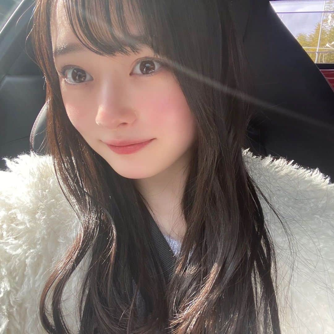 高比良由菜さんのインスタグラム写真 - (高比良由菜Instagram)「・ 皆さんあけましておめでとうございます🎍💞  今年は高校生になる歳でニコラでは最高学年になるので、 もっともっと成長できる年にしたいです😳✨  ∴∵∴ ୨୧ ∴∵∴ ୨୧ ∴∵∴ ୨୧ ∴∵∴  ちなみに今日は、 おばあちゃんとおじいちゃんに 会いにいってるよ🏡🤍  みなさんにとって素敵な一年になりますように🥰🥰  今年もよろしくお願いします🐯♡  ・ #高比良由菜#ゆなな#ニコラ#nicola#ニコモ#ニコラ2月号発売中#2022#新年」1月1日 15時35分 - yuna_takahira_official