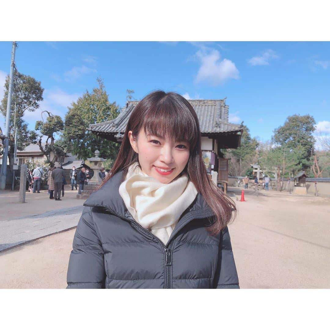 唐川美音のインスタグラム：「2022.1.1  明けましておめでとうございます✨ 本年も宜しくお願い致します。  明るく楽しい一年になりますように🤍  #新年 #初詣 #2022」