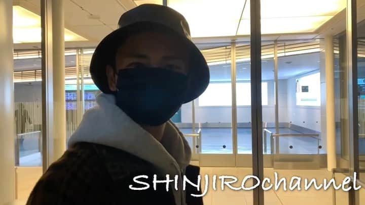 與真司郎のインスタグラム：「OPENREC SHINJIRO channel PLUS 〜team  ATAE Promise Hotel〜 更新しました‼️  「新年、あけましておめでとうございます！！」 (16:00〜公開予定)  ぜひチェックしてください👍  #與真司郎 #カトシバメセン #明けましておめでとうございます」