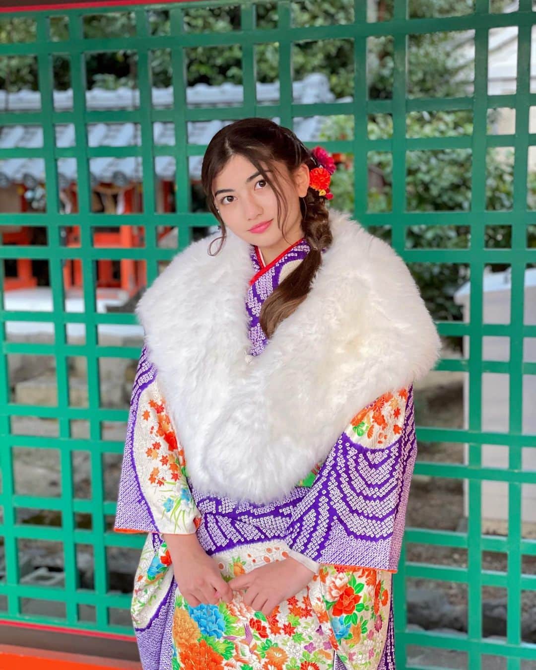 りりあさんのインスタグラム写真 - (りりあInstagram)「ʜᴀᴘᴘʏ ɴᴇᴡ ʏᴇᴀʀs!!  新年あけましておめでとうございます。 もっと成長できるように今年も頑張るので応援お願いします。 皆様にとっても良いお年になりますように...  #お正月 ＃寅年 #newyears #happynewyear #2022 #元旦 #振袖 #着物 #kimono #kimonogirl」1月1日 17時19分 - lilliakarina