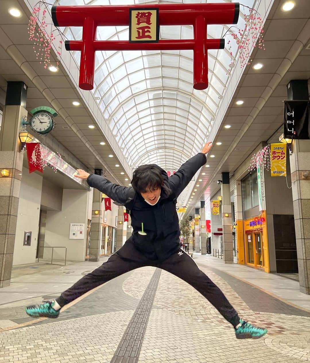 のインスタグラム：「明けましておめでとうございます！！！今年は登録者100万人目指して頑張ります！！！！」