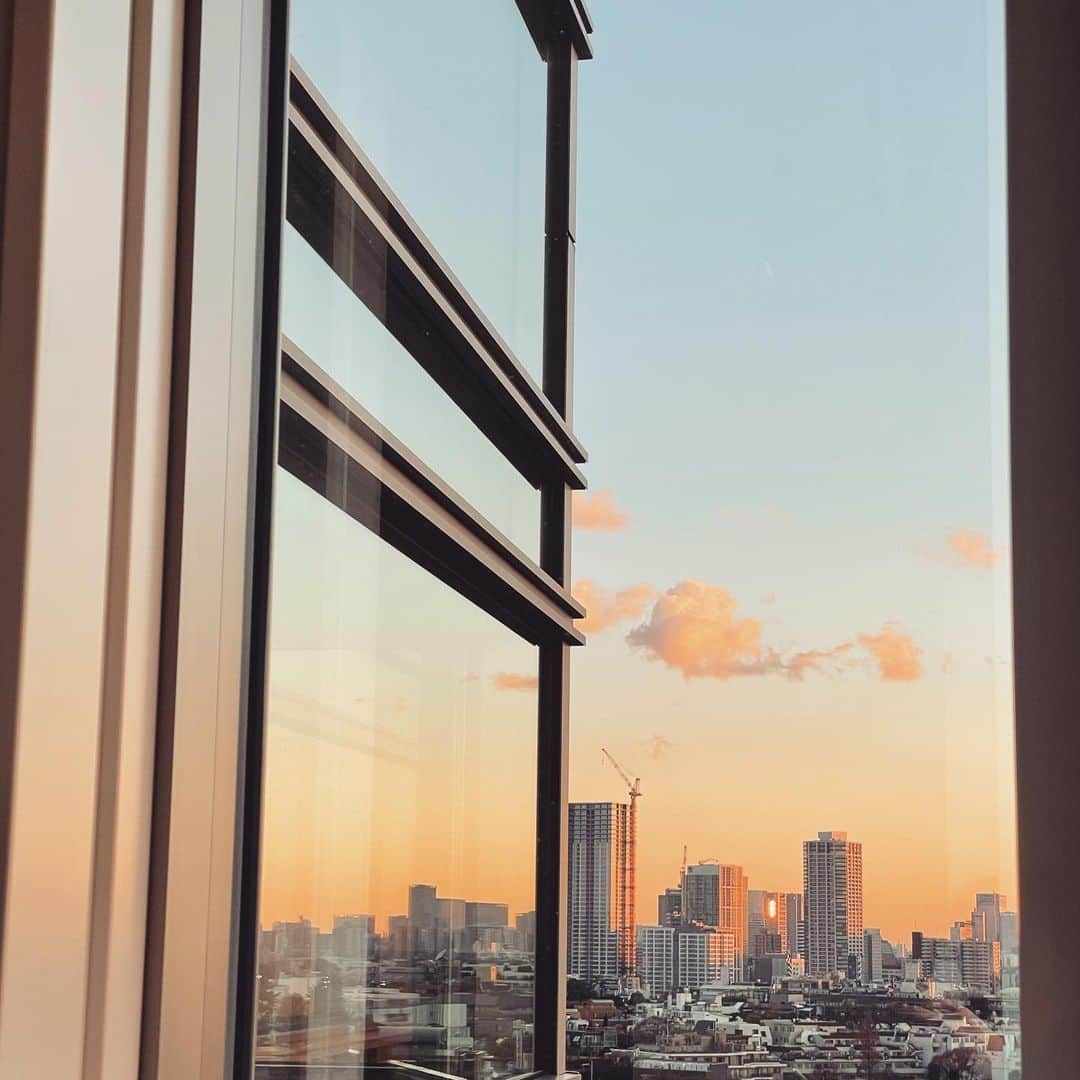 のインスタグラム：「🌅🤍」