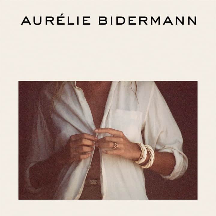 オーレリービダマンのインスタグラム：「Aurélie Bidermann’s Team wishes you a wonderful year!  #happynewyear #aureliebidermann」