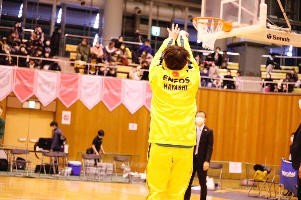 のインスタグラム：「明けましておめでとうございます🎍✨ 2022年もよろしくお願いします🐯 #2022」