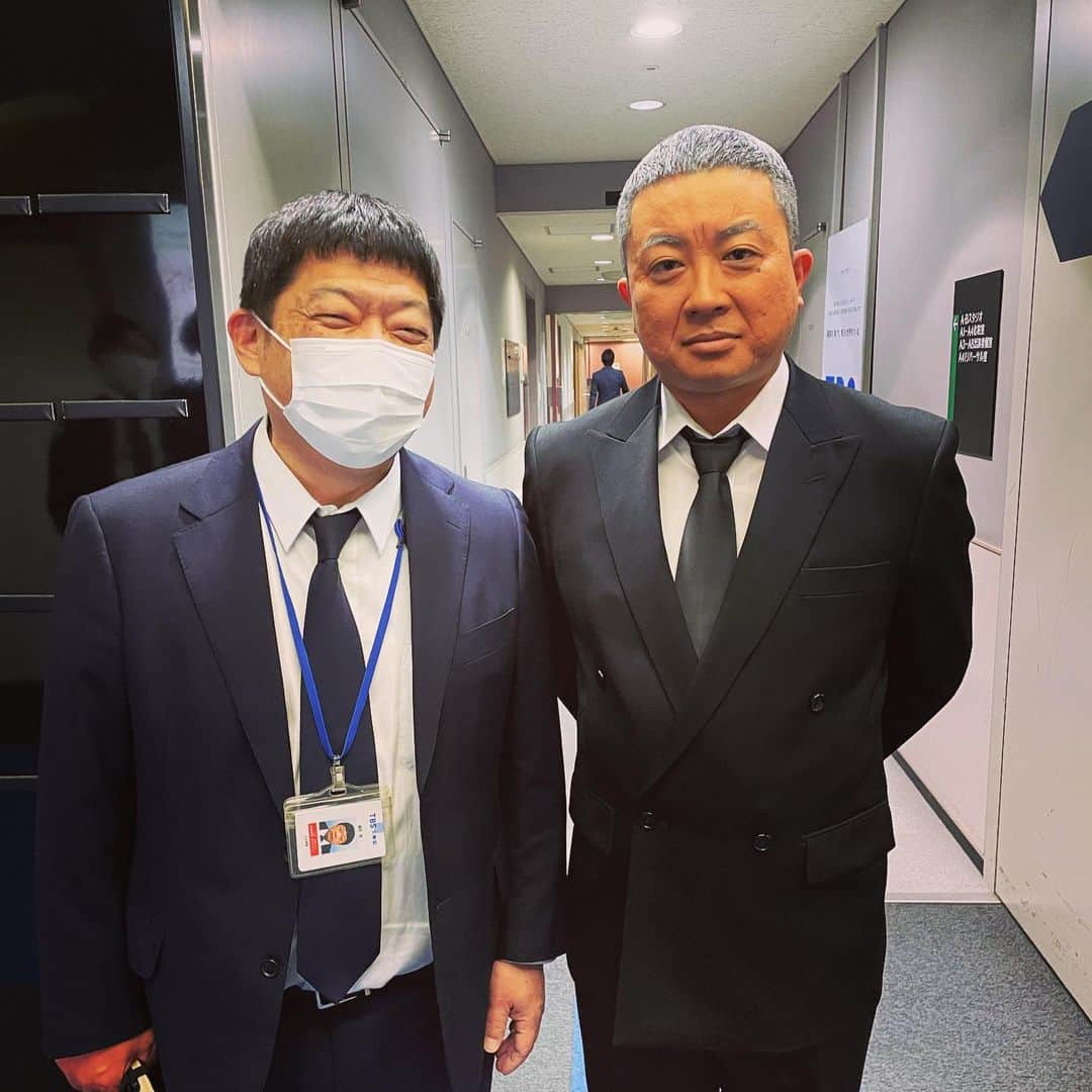 長田庄平のインスタグラム：「チョコンヌありがとうございました  ん？ 吉本の上の方？  #チョコンヌ #ドリーム東西ネタ合戦  #吉本興業 #幹部」