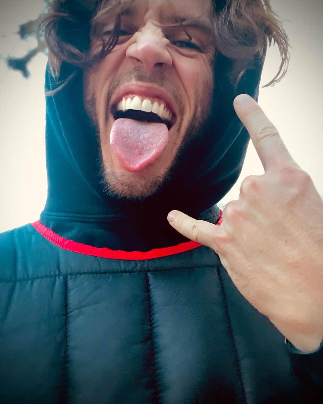 サム・クラフリンのインスタグラム：「2022. Run Done. HNY y’all.」