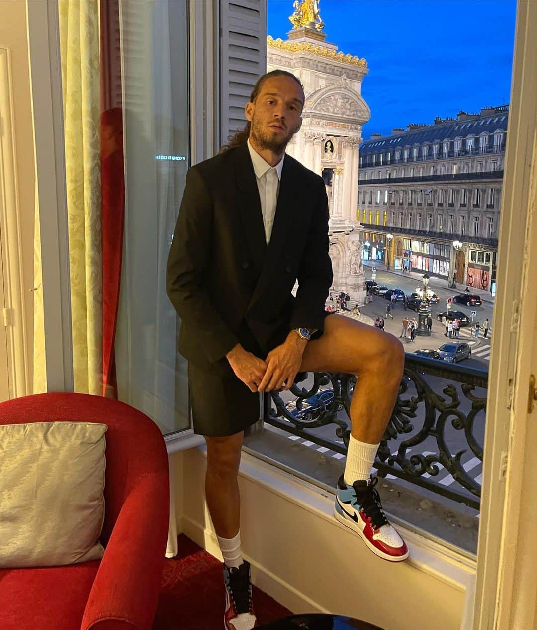 マテオ・パヴロヴィッチのインスタグラム：「HaPPyNew2022Year🥂」