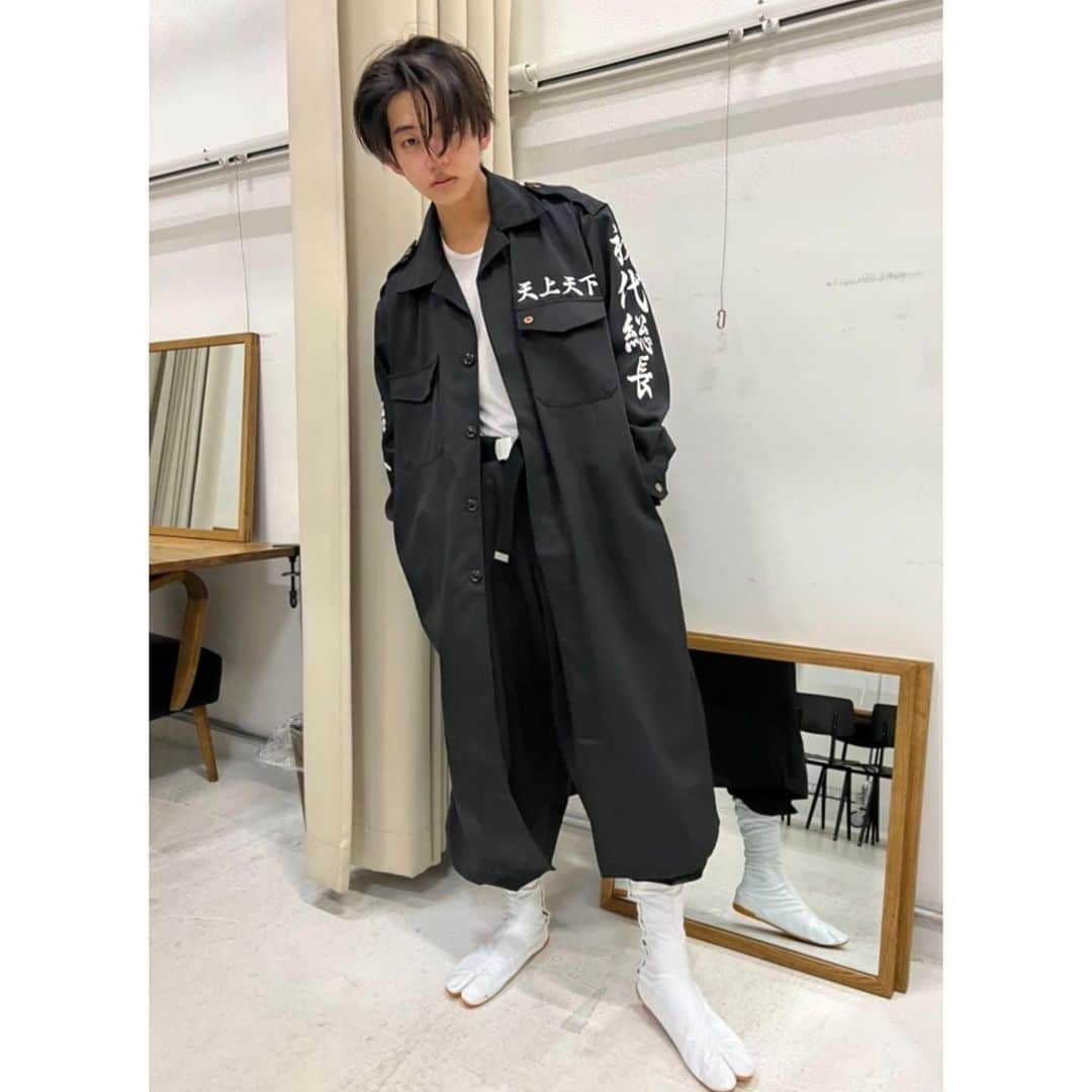 八神慶仁郎のインスタグラム：「【出演情報】 1/1日24:25〜OA TBS 「ラフ&クライ元旦SP」 でショートネタに出演していました！！ 今回はヤンキー役でDJ KOOさんとコントをさせていただきました！ 観れなかった方はParaviでも見逃し配信してるのでチェックしてみてください！  #八神慶仁郎」
