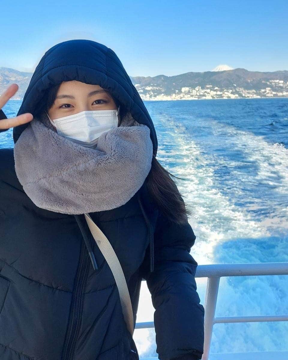 丸本凛のインスタグラム：「🎍happy new year🎍 I wish you all the best in 2022. 最近アクションを習い始めました。 今年は多くのことを吸収して飛躍したいです！ 皆様にとっても素晴らしい一年になりますように。  #instagood #instamood #happynewyear #2022 #mtfuji」