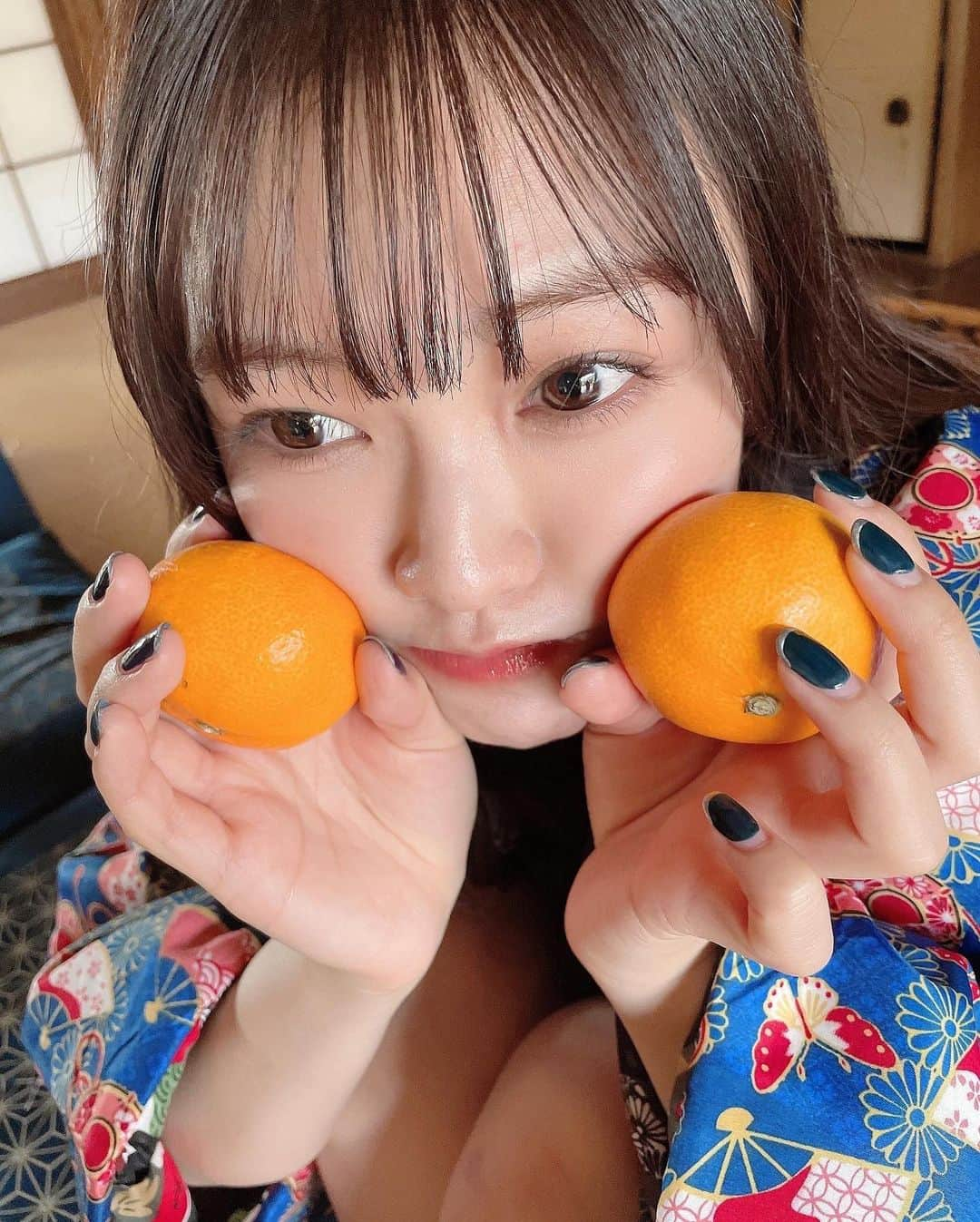 本村碧唯さんのインスタグラム写真 - (本村碧唯Instagram)「🍊🤍 お正月ゆっくり過ごしてます:) みんなは？  #BLT #オフショット」1月2日 15時42分 - aoi0531.m