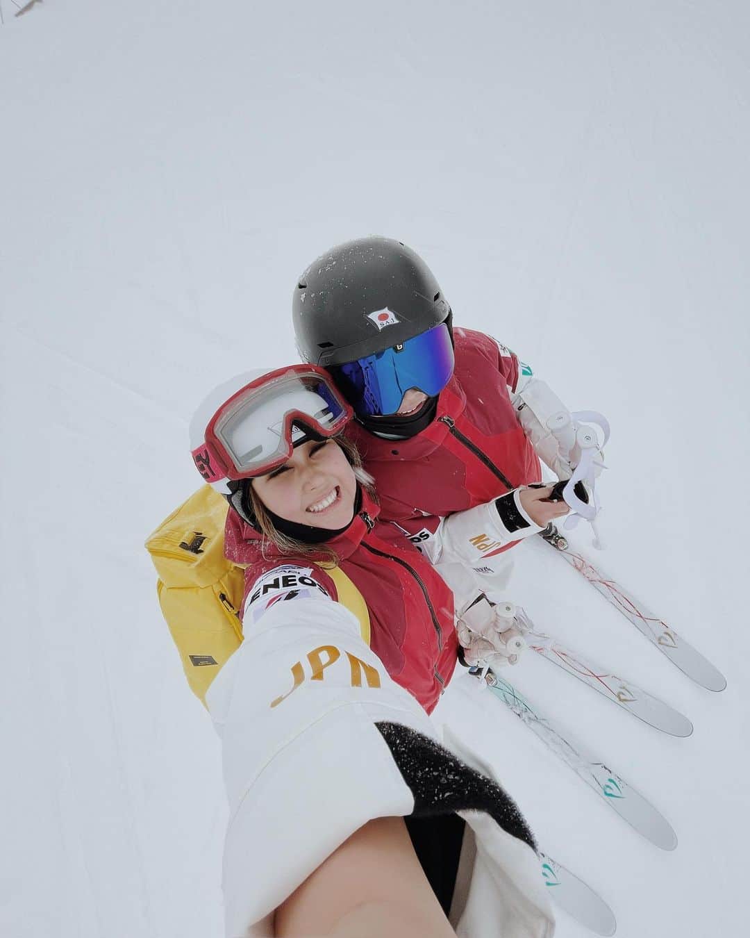 川村あんりさんのインスタグラム写真 - (川村あんりInstagram)「new years day skiing in whistler 🤍 the best way to start the new year! excited for what’s to come in 2022🙌 . #ski #mogul #skiing #japan #teamjapan #japanmogulteam #worldcup #ilovesnow #snowjapan #team #thebestteam #newyear #2022❤️」1月2日 7時28分 - anrikawamura