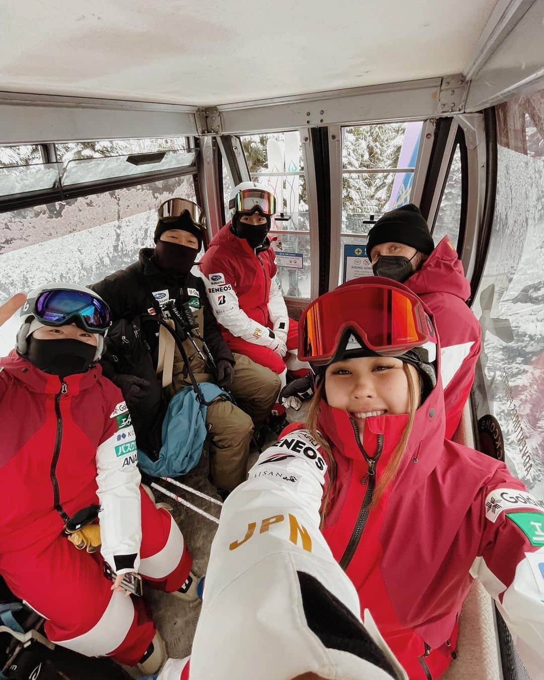 川村あんりさんのインスタグラム写真 - (川村あんりInstagram)「new years day skiing in whistler 🤍 the best way to start the new year! excited for what’s to come in 2022🙌 . #ski #mogul #skiing #japan #teamjapan #japanmogulteam #worldcup #ilovesnow #snowjapan #team #thebestteam #newyear #2022❤️」1月2日 7時28分 - anrikawamura