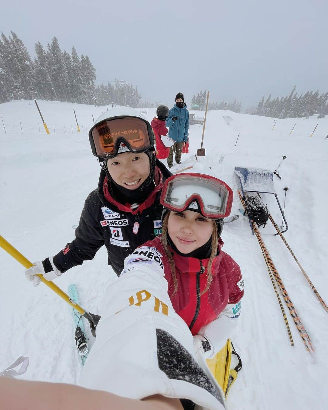 川村あんりさんのインスタグラム写真 - (川村あんりInstagram)「new years day skiing in whistler 🤍 the best way to start the new year! excited for what’s to come in 2022🙌 . #ski #mogul #skiing #japan #teamjapan #japanmogulteam #worldcup #ilovesnow #snowjapan #team #thebestteam #newyear #2022❤️」1月2日 7時28分 - anrikawamura