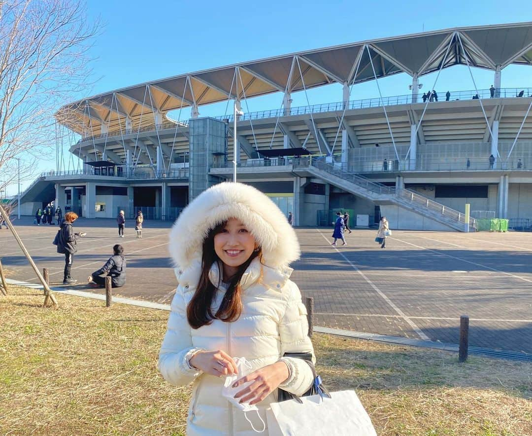 臼井佑奈さんのインスタグラム写真 - (臼井佑奈Instagram)「あけましておめでとうございます🎍🤍 今年もどうぞ宜しくお願い致します！！  2022も取材で駆け抜けます🐅  #静岡学園 #ゴールラッシュ #ベスト8進出 #気持ち良い2022の滑り出し #宮崎日大のみなさんも最後まで声出して戦っていて熱かった #ふり向くな君は美しい」1月2日 17時02分 - yuna_usui