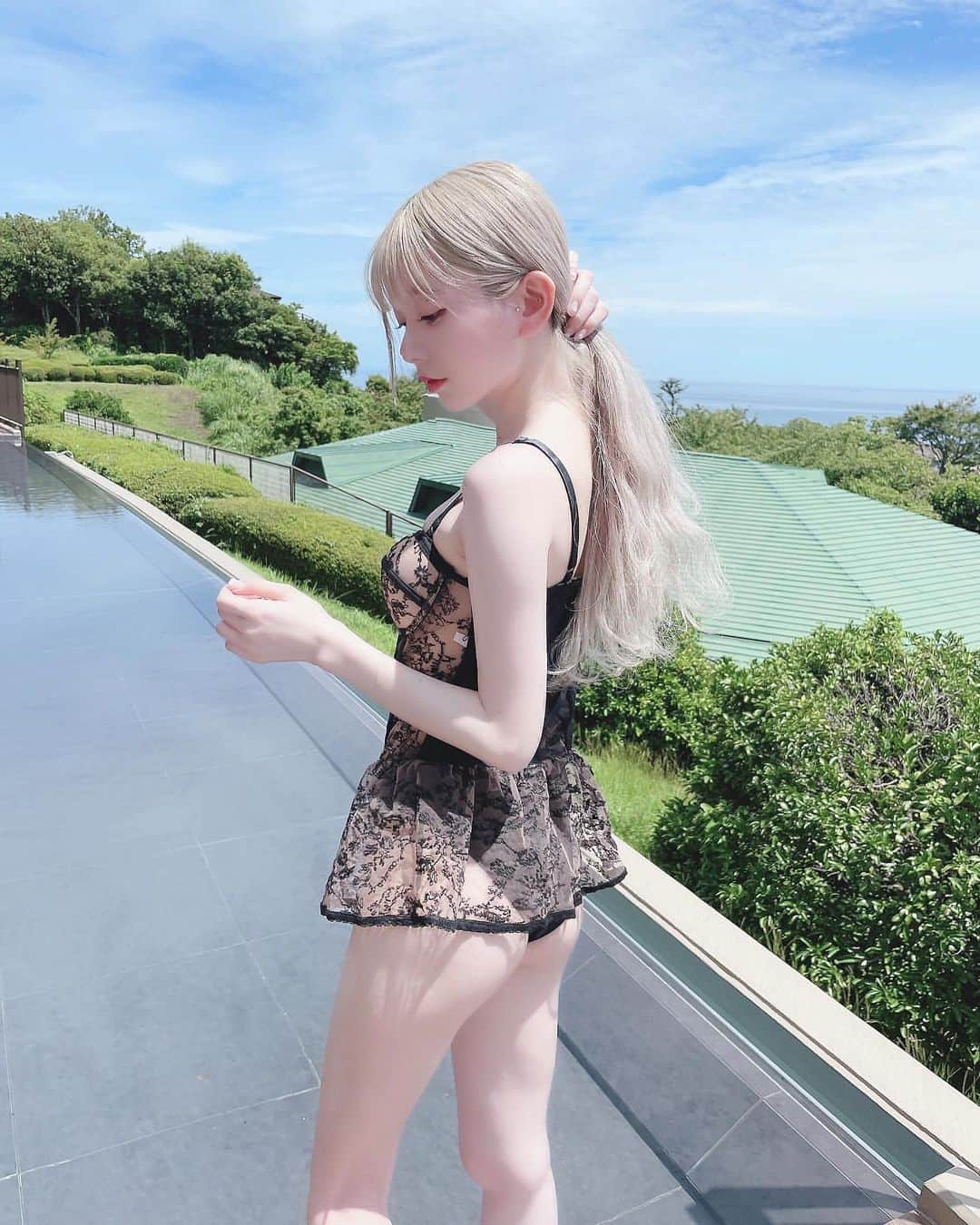 美女美容事情さんのインスタグラム写真 - (美女美容事情Instagram)「🎍2022年もヒット御礼祈願💕⠀ 《ビジョビのいいね☆ベスト投稿をご紹介🥰🎍》⠀⁠⠀⠀⠀ *⠀⁠⠀⠀⠀ リポストを使って、素敵な写真📷✨を投稿されてる方を紹介させて頂く【💄美女美容事情💅】のコーナーです✨⠀⁠⠀⠀⠀ 1/2〜1/5まで🎍今年もヒット御礼祈願💕⠀ 去年のビジョビでいいね数の多かった投稿をご紹介🐯🎍⠀⁠⠀⠀ *⠀⁠⠀⠀ 今回ビジョビのいいね☆ベスト投稿としてご紹介させて頂きますのは‼︎👀💝⠀⁠⠀⠀ 若林萌々さん< @wakabayashimomo >の素敵なお写真📸⠀⁠⠀⠀ *⠀⁠⠀⠀ 《妖精のような夏の美女🧚🏻‍♀️💖》⠀ 夏の紫外線を浴びても焼けない美白肌👰🏻‍♀️☀️ 妖精のように美しく可愛らしいです💖🧚🏻‍♀️ ⠀ *⠀⠀⁠⠀⠀ 若林萌々さんのアカウントには他にも素晴らしい投稿が沢山ありますので是非覗いてみてくださいね💁‍♀️💙⠀⁠⠀⠀ *⠀⠀⁠⠀⠀ 若林萌々さん< @wakabayashimomo >⠀ 素敵な投稿ありがとうございました☺️📸✨⠀⠀⠀⠀⠀⠀⠀⁠⠀⠀ * ⁠⠀⠀ 🎍㊗️2022年もよろしくお願い致します㊗️🎍⁠⠀⠀ *⁠⠀⠀ ❤🧡💛「美女美容事情」💚💙💜⠀⠀⠀⠀⠀⠀⠀⠀⠀⠀⠀⠀⠀⠀⁠⠀⁠⠀ 👇掲載ご希望の方は👇⠀⠀⠀⠀⠀⠀⠀⠀⠀⠀⠀⠀⠀⠀⁠⠀⁠⠀ @b_b_j.jタグ付けと#ビジョビ をタグ付けお願いします✨ * △▼△▼△▼△▼△▼△▼△▼△▼△▼△▼△▼△▼△▼⠀⠀⠀⠀ #お正月 #2022 #2022年 ⁠⁠#年末年始  #明けましておめでとうございます #寅年 #今年もよろしくお願いします #美女 #美容 #美肌 #美白肌 #金髪美女  #水着 #水着女子 #水着美女 #水着ギャル」1月2日 17時54分 - b_b_j.j