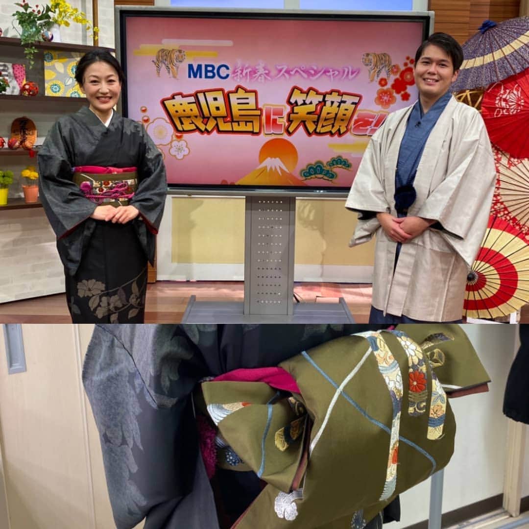 豊平有香のインスタグラム：「🎍2022年もよろしくお願いいたします🎍  元日の番組MCは入社２年目小薗アナウンサーと。24歳、ほぼ20歳差ですね😱 シェー！ (録りだめていたおそ松さんを見ていたもので...)  本場大島紬織物協同組合のご協力のもと、大島紬を素敵に着付けていただきました🌄今年も着ることができてシアワセです🍀」