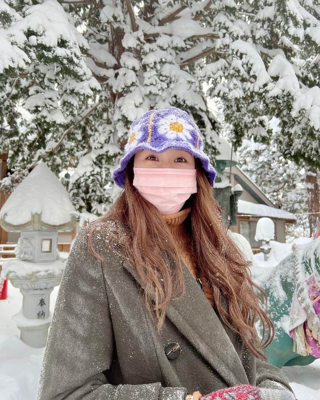 ときさんのインスタグラム写真 - (ときInstagram)「友達が編んでくれたんです💜  世界にひとつの私だけの帽子😘 可愛いって言うコメントを見て、どうしても伝えたくなりました😂  #かぎ針編み #かぎ針編み帽子 #帽子 #ニット帽 #冬 #winterfashion #小物 #編み物小物」1月2日 20時03分 - toki_ringomusume