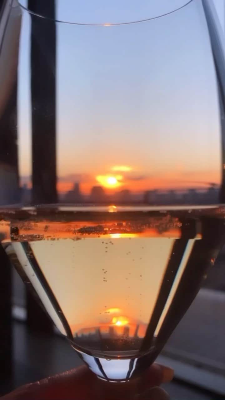 のインスタグラム：「🕊🌅#2022  今更ながら2021のストーリー集🌛✨」