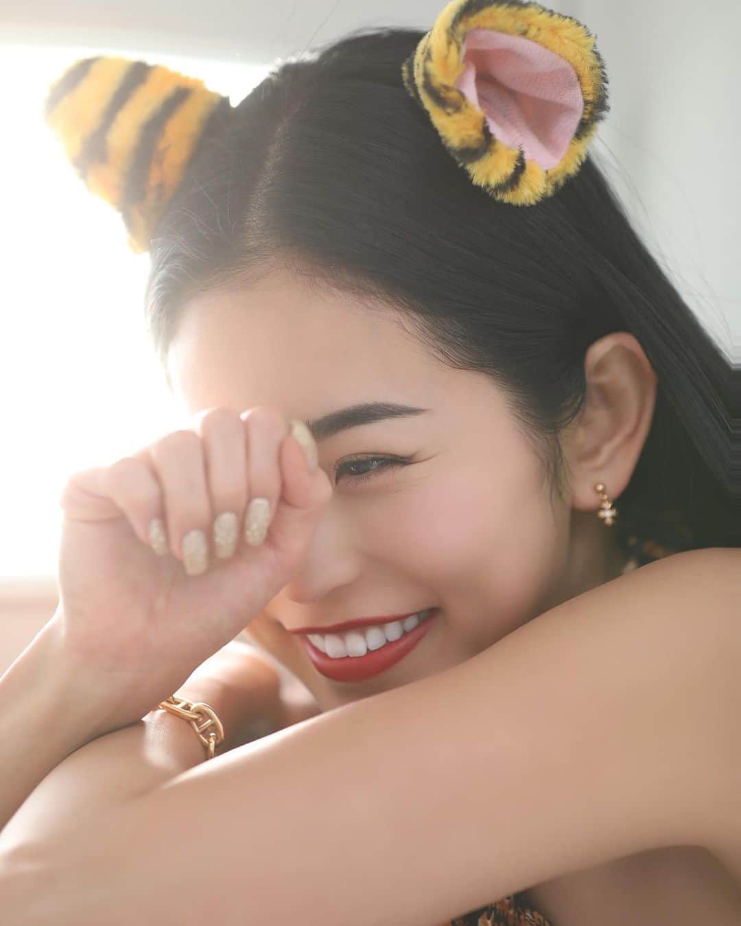 のインスタグラム：「shy tiger 🐯 link in bio 🧡」