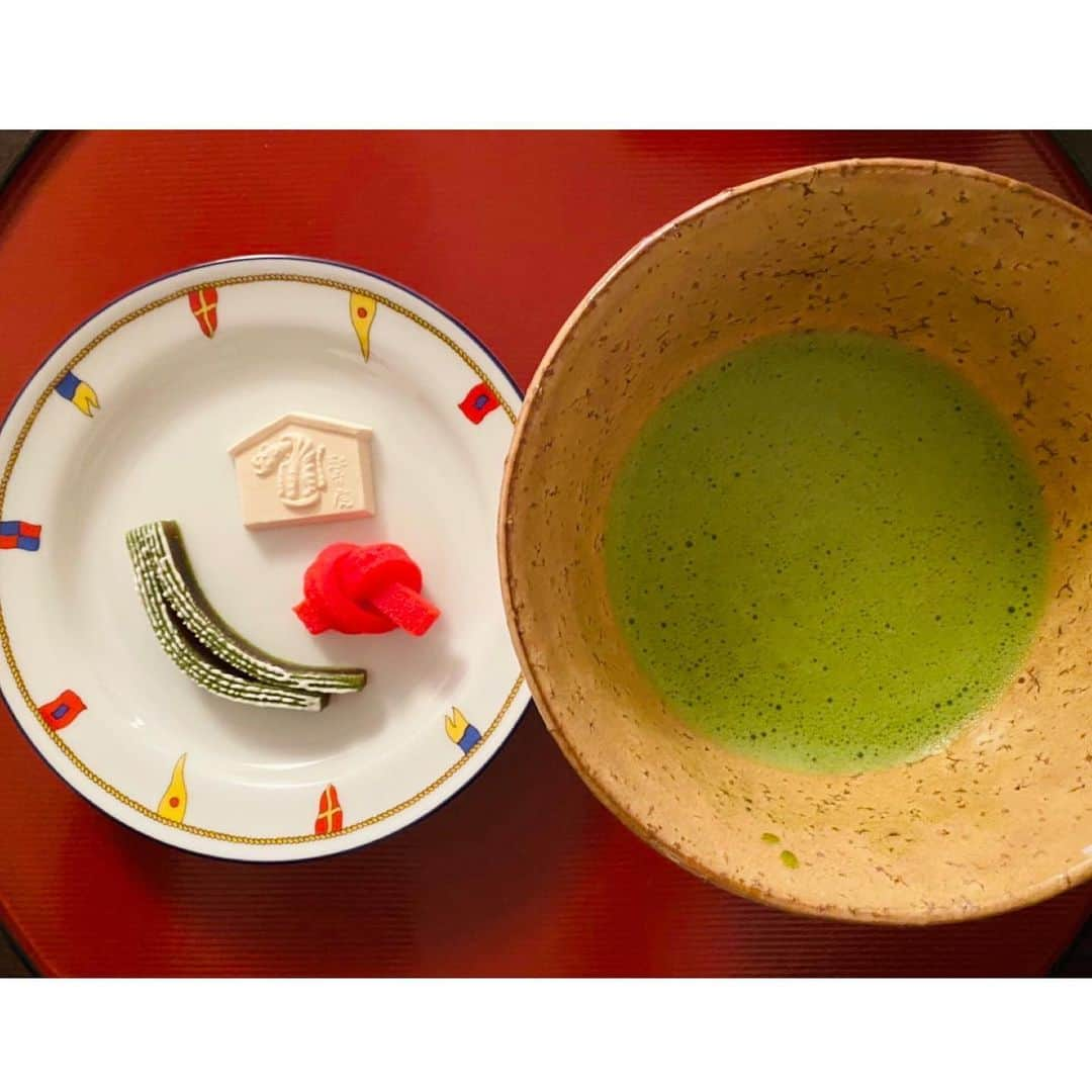 増田紗織さんのインスタグラム写真 - (増田紗織Instagram)「お茶を点てました✨ . . . #茶道 #おひがし #和菓子 #お干菓子 #抹茶 #新年 #greentea #sado #japanesesweets #茶道具」1月2日 20時48分 - saorimasuda_official