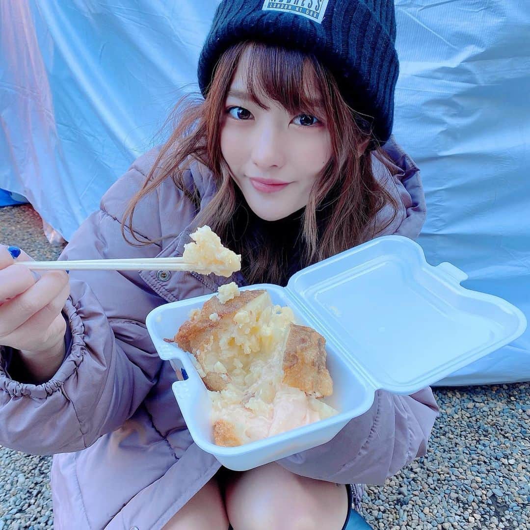 上矢えり奈さんのインスタグラム写真 - (上矢えり奈Instagram)「＊-＊-＊-＊-＊-＊-＊-＊. . ㊗️2022年㊗️ あけましておめでとうございます🎍 にゃんにゃんの年です🐾 今年も世界中の皆様が 笑顔で溢れる楽しい一年に なりますように！ あ、じゃがバター食べる？🥔 . erina. . ＊-＊-＊-＊-＊-＊-＊-＊. . #新年 #あけおめ　#ことよろ #2022年　#寅年　#上矢えり奈」1月2日 21時47分 - k.erinyann
