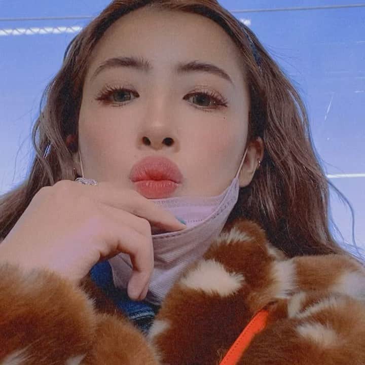 夏焼雅のインスタグラム：「みんな楽しく過ごしてる？💕💕💕」