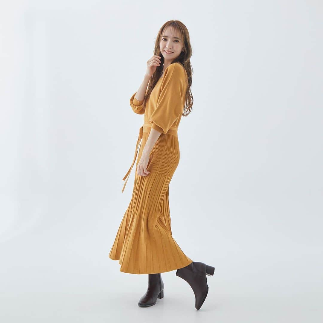 Fabulous Angelaさんのインスタグラム写真 - (Fabulous AngelaInstagram)「【RECOMMEND ITEM】 ㅤ #フレアニットワンピース color : mustard/gray/navy price : 44%off→¥4,389(tax in) size : free ㅤ 詳細はTOPのURLからご確認ください☺︎ ▶︎▶︎ @fabulousangela_official  ㅤ ㅤ ㅤ #fabulousangela #ファビュラスアンジェラ #2021AW #winter  #ワンピース  #ニットワンピース  #デートワンピース」1月3日 10時32分 - fabulousangela_official