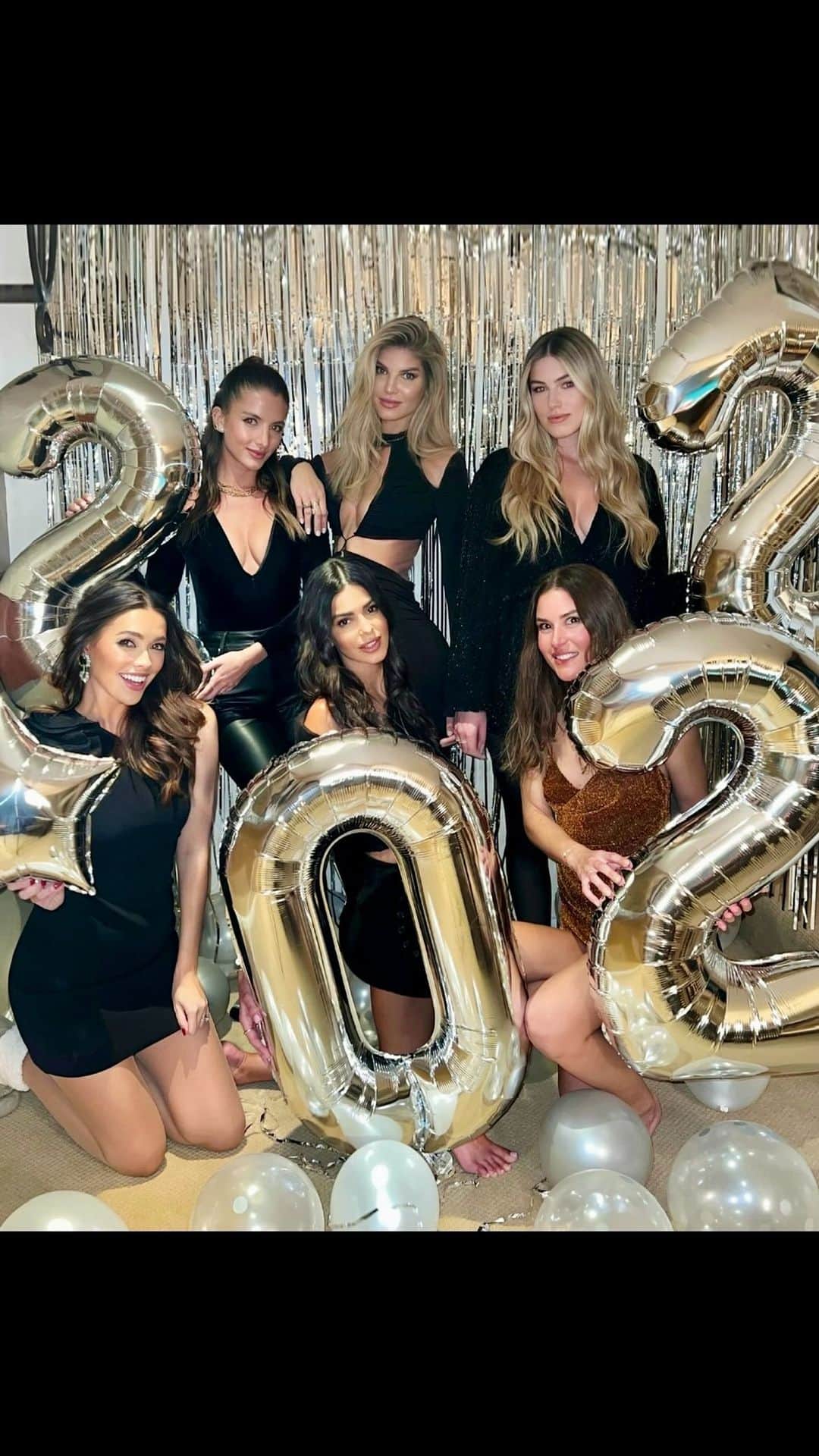 Ashley Haasのインスタグラム：「2022 let’s do this」