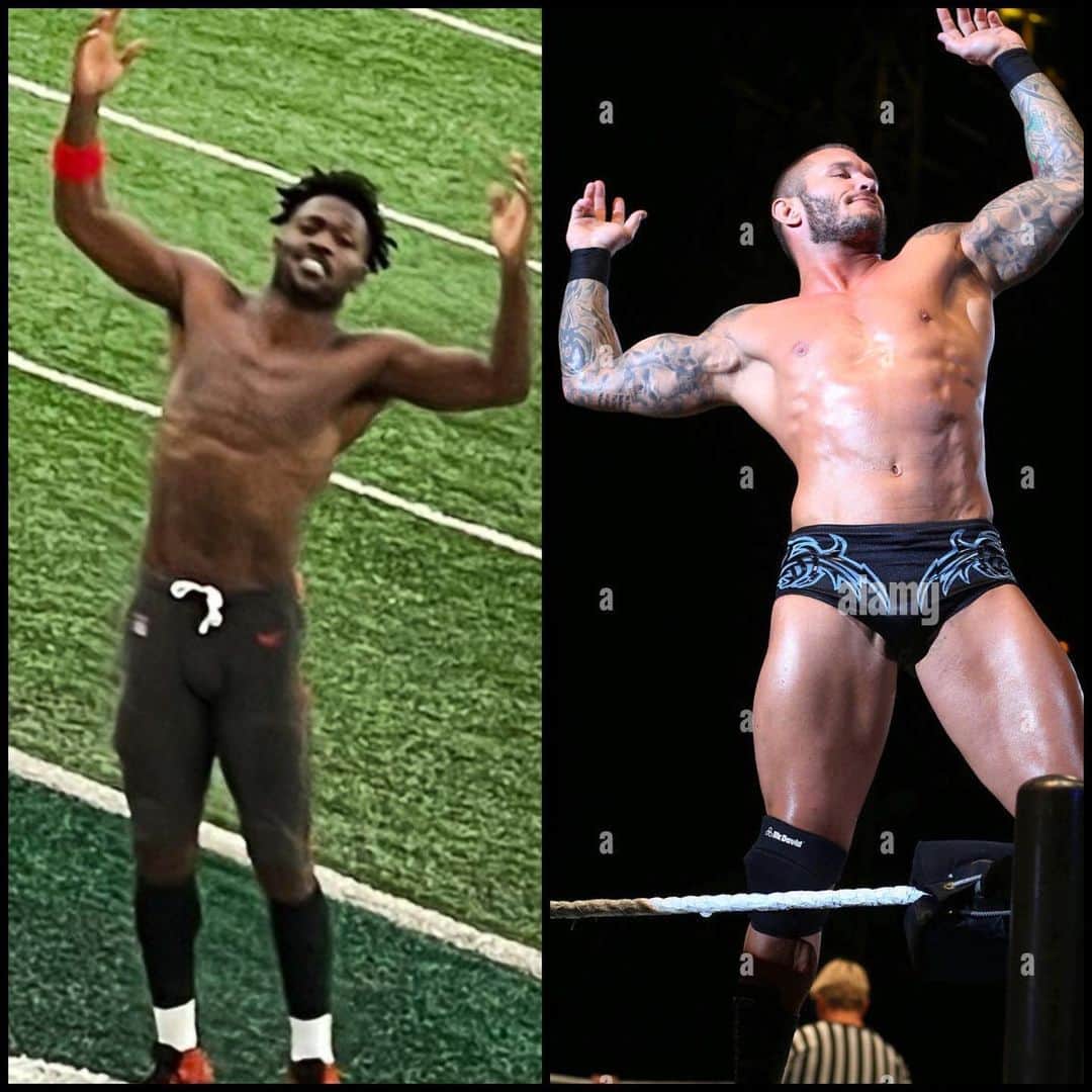 ランディ・オートンのインスタグラム：「Sees one Randy Orton match. @ab @riddlebro #rkbro #rkoouttanowhere」