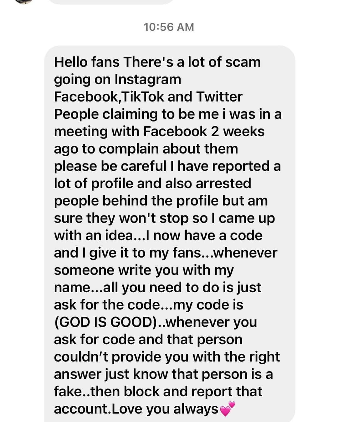 ケナ・ジェームスのインスタグラム：「Scam alert.  This is not me and it’s not real.  There is no “code” that I have.  Don’t be fooled by these idiots, all they want is to con you out of your money.  If you receive this message in your DM’s block and report.」