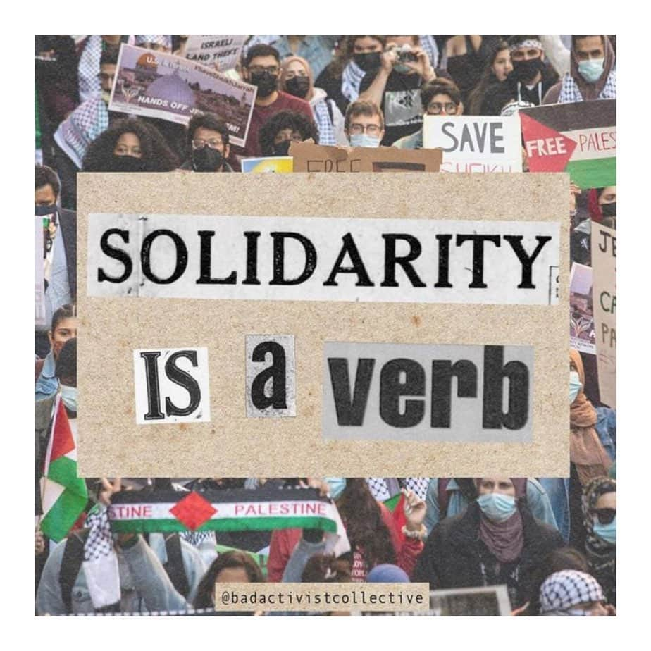 エマ・ワトソンさんのインスタグラム写真 - (エマ・ワトソンInstagram)「“Solidarity does not assume that our struggles are the same struggles, or that our pain is the same pain, or that our hope is for the same future. Solidarity involves commitment, and work, as well as the recognition that even if we do not have the same feelings, or the same lives, or the same bodies, we do live on common ground.” —Sara Ahmed  #repost @badactivistcollective」1月3日 8時46分 - emmawatson