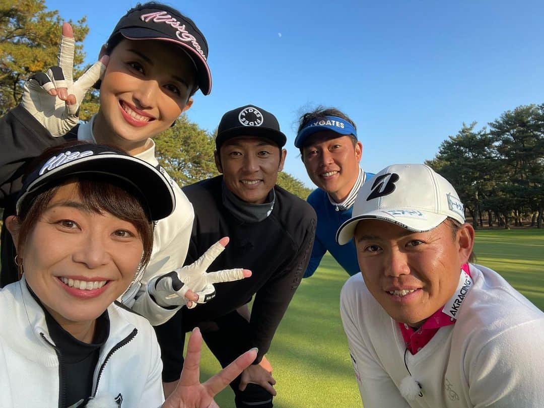 橋本マナミさんのインスタグラム写真 - (橋本マナミInstagram)「橋本マナミのleaders golf 本日から新シリーズになります😊 ゲスト：元プロ野球選手の新井貴浩さんと斉藤和巳さん ゲストプロ：木下稜介プロ MC：橋本マナミ 進行：小西綾子アナ    ご覧ください💕💕 ＜テレビ埼玉＞ 22/01/03 (月)  21:00  21:30　＃１６１ 22/01/07 (金)  12:00  12:30　＃１６１ 22/01/10 (月)  21:00  21:30　＃１６２ 22/01/14 (金)  12:00  12:30　＃１６２ 22/01/17 (月)  21:00  21:30　＃１６３ 22/01/21 (金)  12:00  12:30　＃１６３ 22/01/24 (月)  21:00  21:30　＃１６４ 22/01/28 (金)  12:00  12:30　＃１６４ 22/01/31 (月)  21:00  21:30　＃１６５   ＜ゴルフネットワーク＞ 22/01/04 (火)  24:00  24:30 ＃１６１ 22/01/07 (金)  13:00  13:30 ＃１６１ 22/01/11 (火)  24:00  24:30 ＃１６２ 22/01/14 (金)  16:00  16:30 ＃１６２ 22/01/18 (火)  24:00  24:30 ＃１６３ 22/01/22 (土)  09:30  10:00 ＃１６３ 22/01/25 (火)  24:00  24:30 ＃１６４ 22/01/28 (金)  18:00  18:30 ＃１６４   ＜スカイＡ＞ 22/01/09 (日)  17:30  18:00 ＃１６１ 22/01/11 (火)  06:00  06:30 ＃１６１ 22/01/13 (木)  22:00  22:30　＃１６１ 22/01/15 (土)  09:00  09:30　＃１６１ 22/01/16 (日)  09:00  09:30　＃１６２ 22/01/18 (火)  06:00  06:30　＃１６２ 22/01/20 (木)  22:00  22:30　＃１６２ 22/01/22 (土)  09:00  09:30　＃１６２ 22/01/23 (日)  09:00  09:30　＃１６３ 22/01/25 (火)  06:00  06:30　＃１６３ 22/01/27 (木)  22:00  22:30　＃１６３ 22/01/29 (土)  09:00  09:30　＃１６３ 22/01/30 (日)  09:00  09:30　＃１６４」1月3日 12時00分 - manami84808