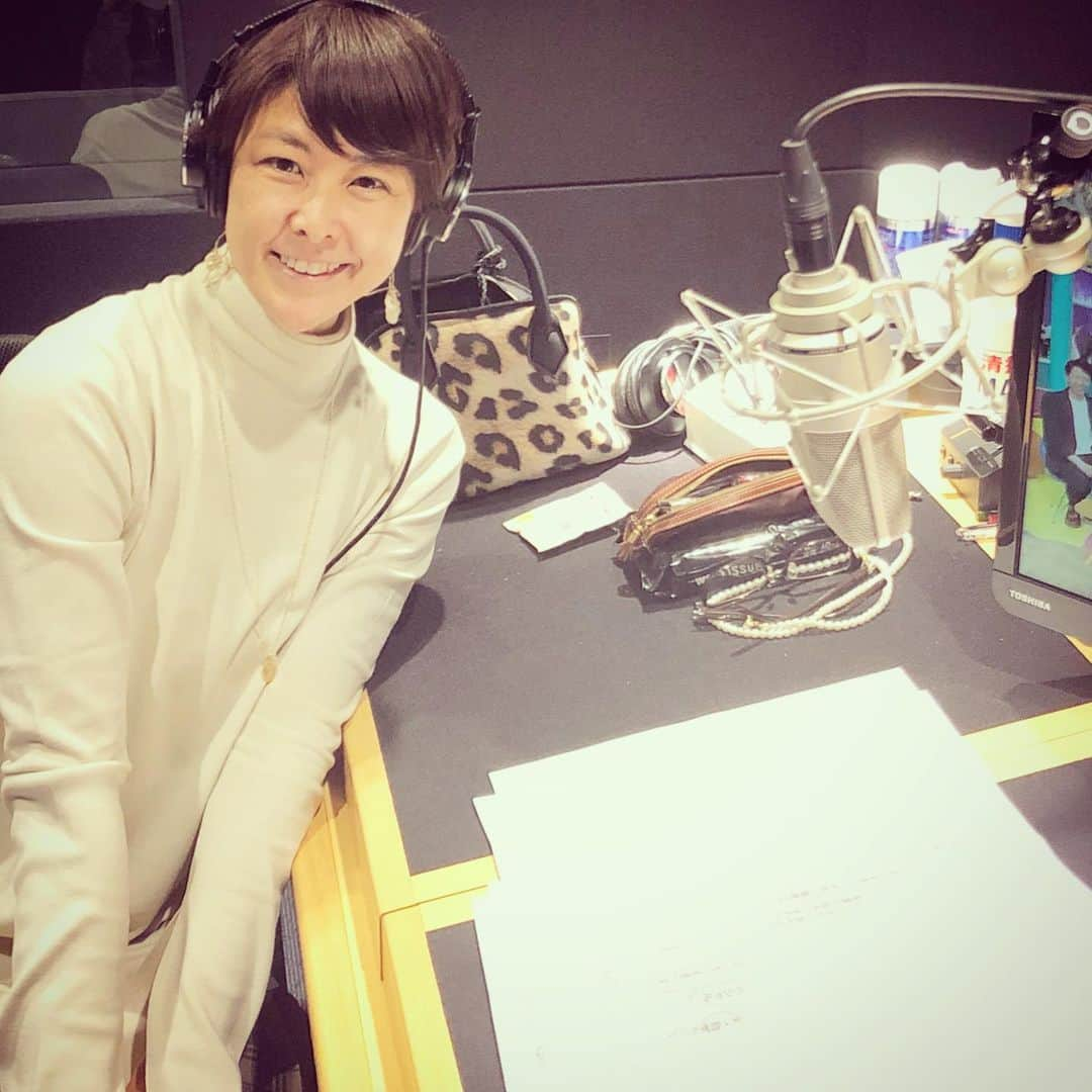 萩野志保子さんのインスタグラム写真 - (萩野志保子Instagram)「三が日穏やかにお過ごしですか？お仕事という方、お疲れ様です。 今夜は6時半から 「博士ちゃん 」2時間半SP📺 2022幕開けにぴったりの、チーム博士ちゃん力作です。 ぜひご覧になってください😊🧡 #サンドウィッチマン #& #芦田愛菜 さんの #博士ちゃん #2時間半 #sp  そして2枚目は #きもの壁紙 #2022 #テレビ朝日 #アナウンサー  #ダウンロード #url を #プロフィールに貼りました #プロフィールからサイトに飛べます   博士ちゃん番組Twitterより☟ 1/3(月)よる6:30～は‼️ #博士ちゃん お正月SP🎍🌅  サンドウィッチマン＆芦田愛菜👘 番組初めてのロケへ💨 黄金神社⛩️💫で初詣🙏  世界遺産【白川郷❄️】年に１度の絶景🌊 ＆話題の【ミイラ展🐫】特別潜入‼️  さらに❗️ 明日ひる☀️12:00～(一部地域を除く) 全国🗾のご利益✨珍仏像をご紹介‼️」1月3日 12時26分 - shihoko_hagino