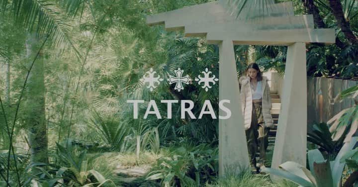 タトラスのインスタグラム：「Starting a new year with 2022 vision. This year, TATRAS will continue to strive and evolve to serve the best quality and designs/style to the world.   #happynewyear2022  #tatrasofficial」