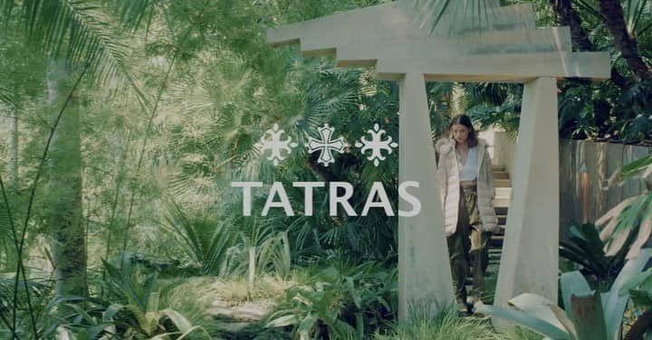 タトラスのインスタグラム：「Starting a new year with 2022 vision. This year, TATRAS will continue to strive and evolve to serve the best quality and designs/style to the world.   #happynewyear2022  #tatrasofficial」