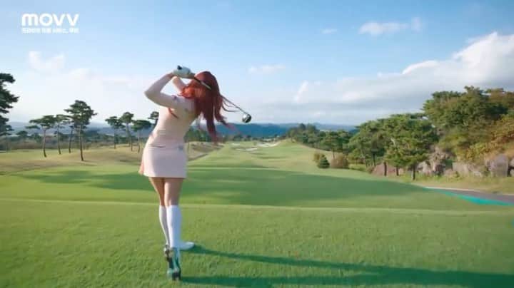 ユ・ヒョンジのインスタグラム：「_ 골프장갈때🏌️‍♂️ 스키장갈때도 ⛷ @movv.official」