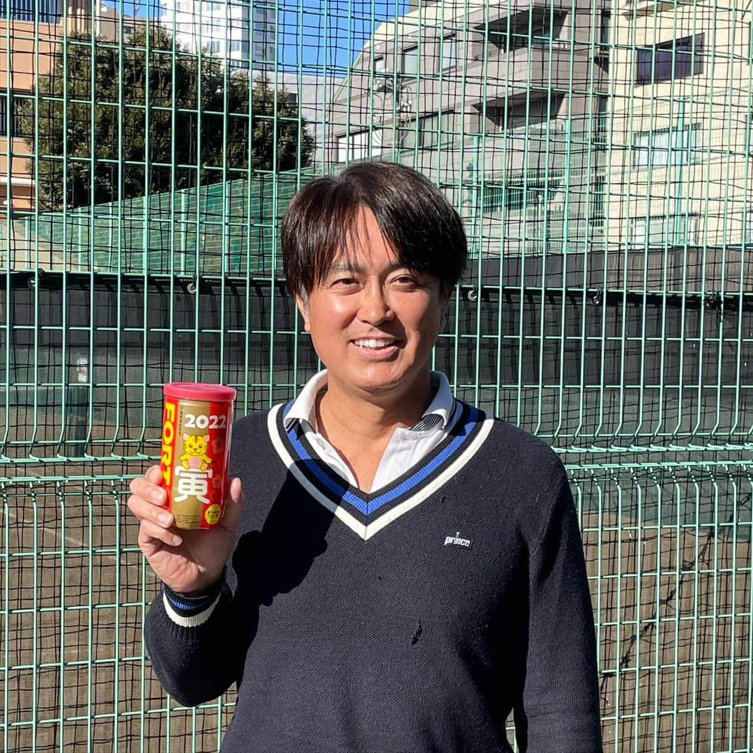 石黒賢のインスタグラム：「明けましておめでとう御座います 今日は初打ち🎾 今年も楽しんで頂ける様 頑張ります 皆様にとって幸せな1年になりますように！」