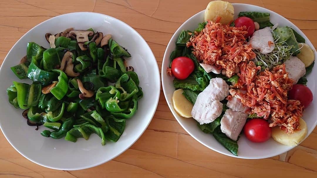秋野暢子さんのインスタグラム写真 - (秋野暢子Instagram)「めちゃめちゃ野菜を食べる🍴  一人でペロッとね。  ゆっくり時間はかけてね。」1月3日 14時11分 - yokoakino