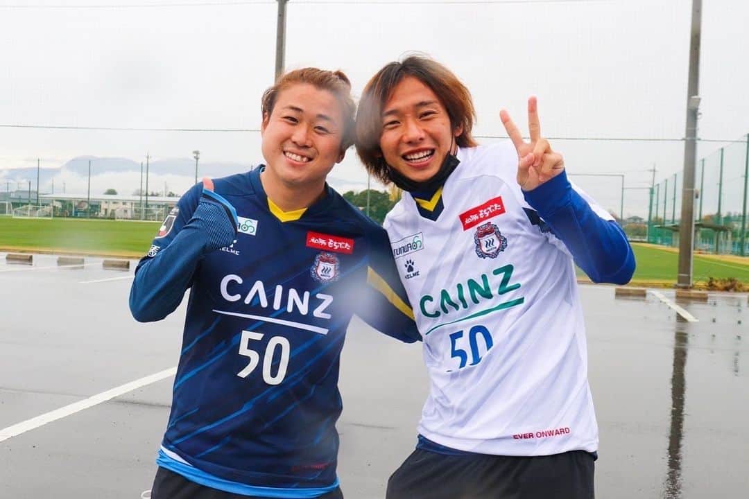 のインスタグラム：「あけましておめでとうございます🌅 ザスパクサツ群馬が最高の年になるように俺は結果にこだわって走り続けます！！  今年もよろしくお願いします‼️」