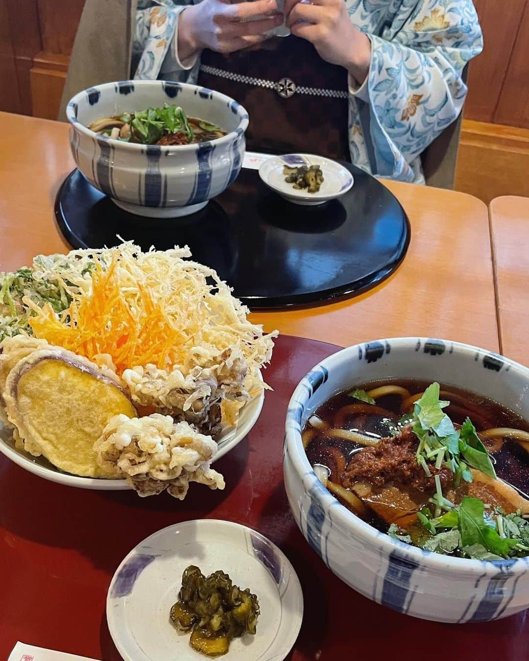 木下ひなこさんのインスタグラム写真 - (木下ひなこInstagram)「👘 . . お着物ラスト投稿🥰🙌 この日はとっても良いお天気だったけど 気温は寒かったから あったかい おうどんがカラダにしみました👏❤️ ((さつまいもの天ぷらがとってもおいしかったです🥇)) . . #2022#新年#着物#着物ヘア#着物アレンジ#振袖#振袖アレンジ#振袖ヘア#成人式ヘア#着物レンタル#川越#kawagoe#小江戸#和装#和装ヘア#ヘアアレンジ#ミディアムヘア#うどん#天ぷら」1月3日 21時05分 - hinako_0525