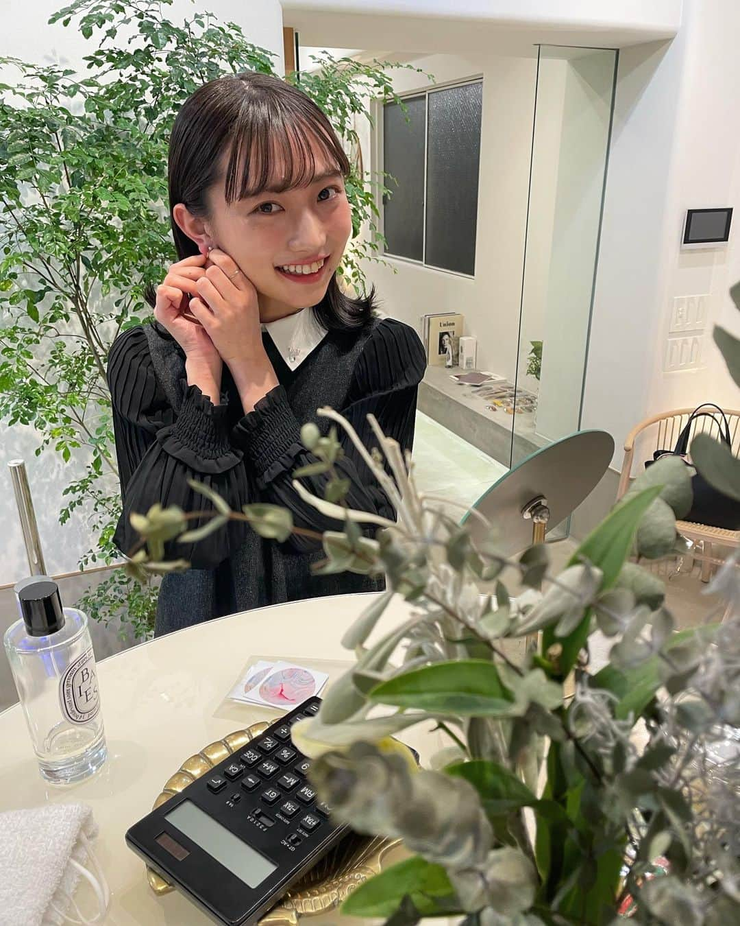 今井ゆうりさんのインスタグラム写真 - (今井ゆうりInstagram)「@motokihair @matka__kyoto ありがとうございました💇🏻‍♀️2022綺麗な髪でスタートできて嬉しいっ！ . . . #matka #2022 #あけましておめでとうございます #🌅　#わーい！#ヘアサロン」1月3日 21時18分 - youri2911