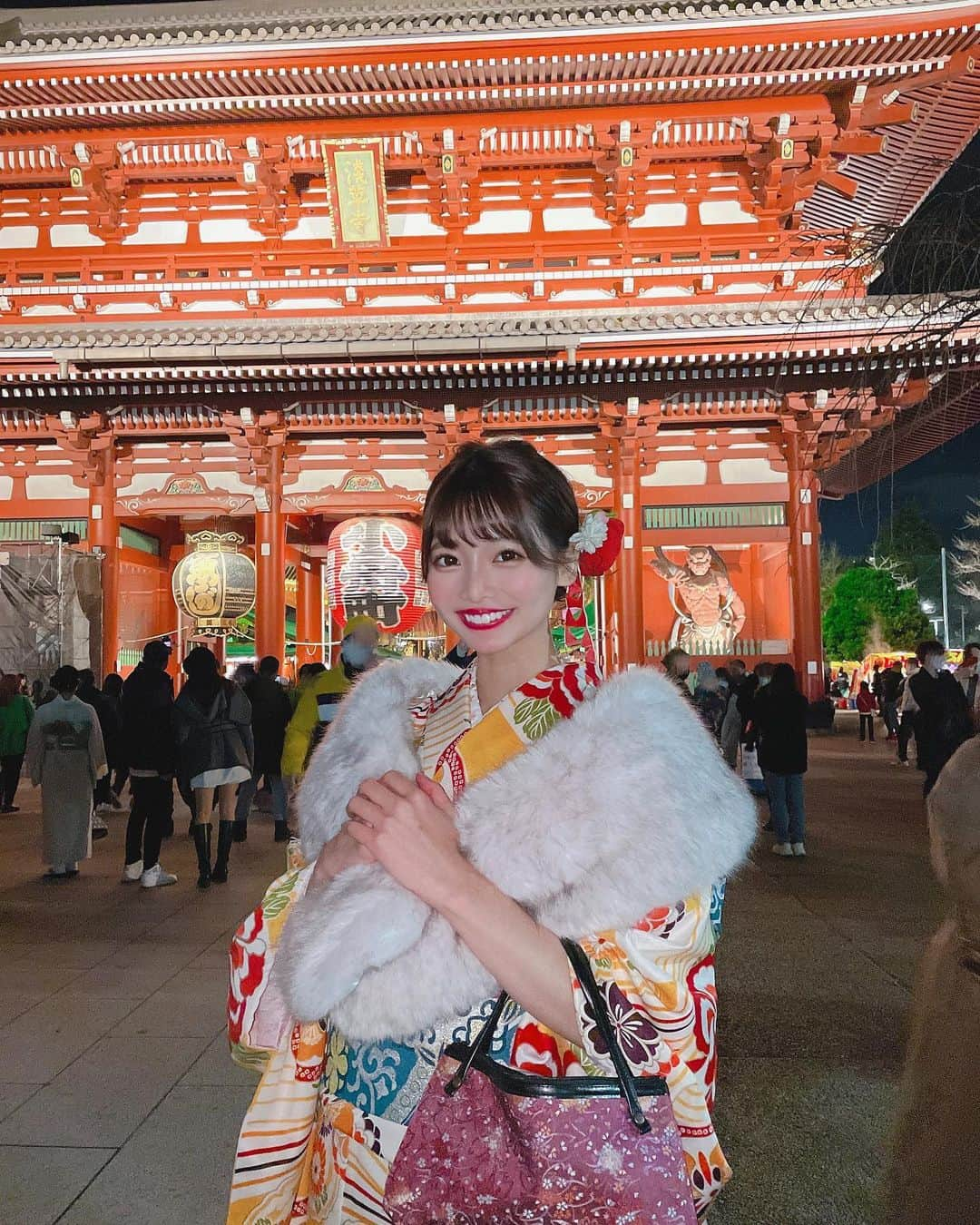 米倉みゆさんのインスタグラム写真 - (米倉みゆInstagram)「初詣は浅草寺で⛩✨🐯 · smooth撮影会  お着物 @asakusa_koume さん · · · · · · ·  . . .  #浅草 #浅草着物レンタル #着物レンタル #着物コーディネート #着物 #着物女子 #笑顔 #振袖 #振袖ヘア #振袖レンタル #晴れ着 #成人式 #成人式ヘア #成人式振袖 #浅草寺 #浅草カフェ #浅草食べ歩き #浅草デート #可愛い #可愛い女の子 #美人 #美妝 #美女 #美少女 #ボブアレンジ #ボブヘアアレンジ #love #like #ポートレート #撮影会」1月3日 22時12分 - yone__miyu630