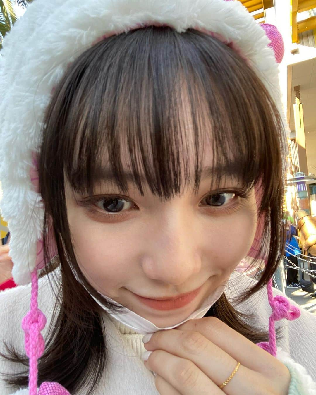 秋田汐梨さんのインスタグラム写真 - (秋田汐梨Instagram)「・ usjでキティちゃんになりました🎀」1月3日 22時45分 - shiori_akita319official