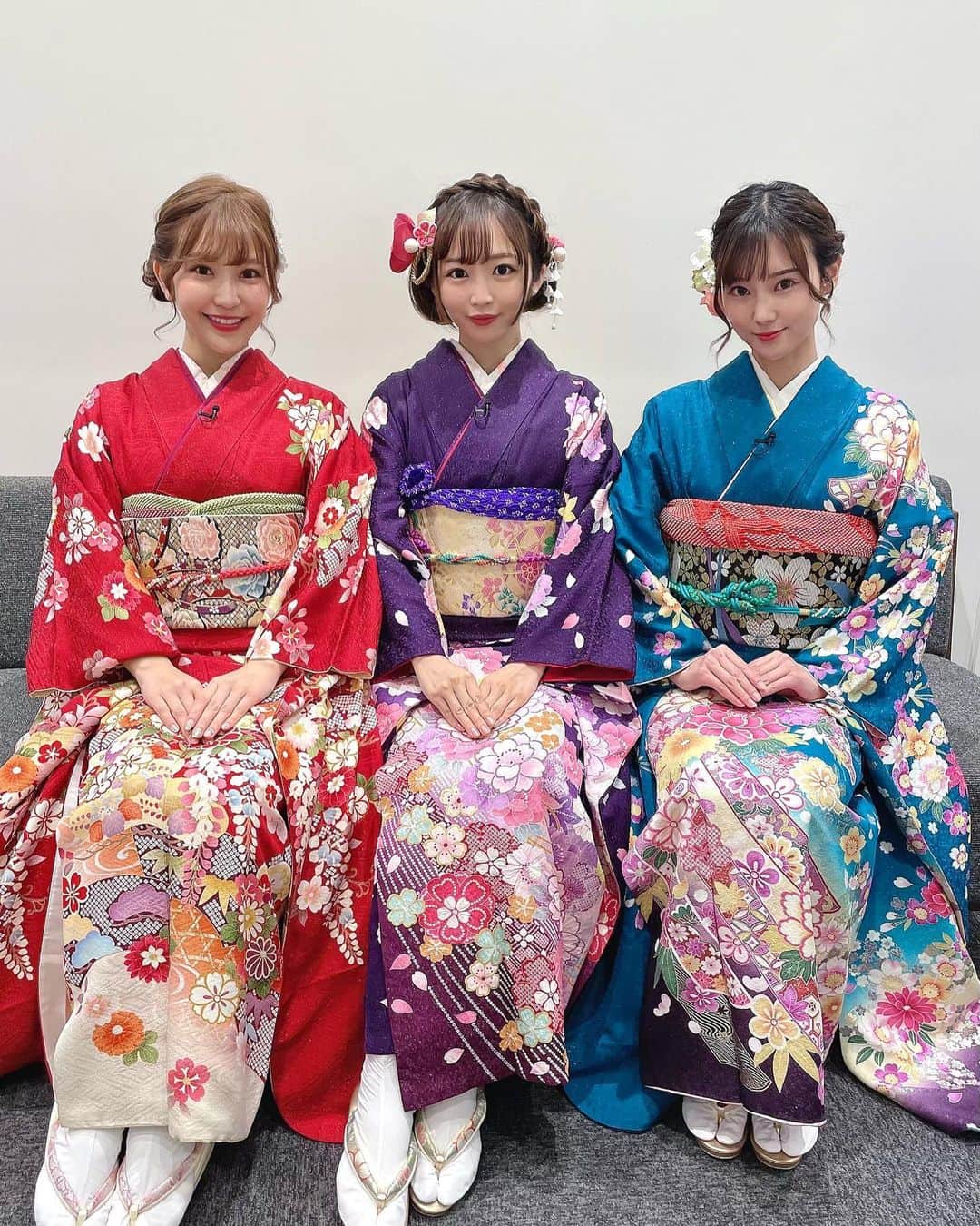 のインスタグラム：「ここちゃんかんなちゃんまなか三姉妹🦄🌙だれがお姉さんでしょう？(かんなちゃんと同じ質問)  ✧*̣̩⋆̩ーーーーー最新告知ーーーーーーーーーーー✧*̣̩⋆̩☽ ．  【1月】✩随時更新していきます✩ 1 AbemaTV ミッドナイト競輪 2 AbemaTVミッドナイト競輪 10 AbemaTV ミッドナイト競輪 12 AbemaTVミッドナイト競輪 15 AbemaTVミッドナイト競輪 17 週刊ポスト グラビア掲載 29 『鏡の中の私』リリースイベント in ソフマップAKIBA パソコン・デジタル館8F     ♛ーーーーーーーーーーーーーーーーーーーーーーーー♛  🌟平塚競輪場イメージキャラクター   🌟エレアリーナイトブラ 公式モデル  ‪‪🌟パチンコ新台 『暴れん坊将軍』演出ドラマ ー お紗江役  🌟4月2日 劇場公開 映画｢ホムンクルス｣ 女子高生役 🌟6月4日 劇場公開 映画｢グレーゾーン｣ 黒崎一葉役  🌟小学館 ｢月刊＋｣ 電子写真集 発売中 🌟sabra net グラビア掲載中 (電子写真集もっ) 🌟1~5th DVD 発売中  🌟Amazonプライム 『なぎスケ！2』42.43話  🌟LINEスタンプ『歯科衛生士アイドル西原愛夏』発売中  ✧*̣̩⋆̩☽⋆ーーーーーーーーーーーーーーーーーーーー✧*̣̩⋆̩☽⋆゜  👑西原愛夏 ブランド『M collection』販売中❀ アカウント(@m.collection2020 )  🎦YouTube 『まなかチャンネル』で検索🔎  Twitter🕊 manakanishihara で検索  ✧*̣̩⋆̩☽⋆ーーーーーーーーーーーーーーーーーーーー✧*̣̩  ･  #西原愛夏#歯科衛生士#現役歯科衛生士  #歯科衛生士タレント#歯科#白衣#タレント#グラビア#アイドル#女優#コスプレ#Cosplay#talent#Japaneseidol #japanesegirl#dentalhygienist #탤런트#아이돌 #치과위생사 #치과 #日本女星#天赋#偶像#アパレルブランド#アパレルオーナー#McollectionR#プロデュースブランド」